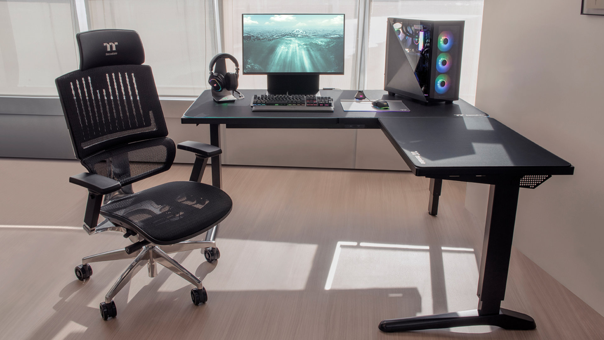 A Complete Guide to Purchase the perfect gaming desk Over an Office Table